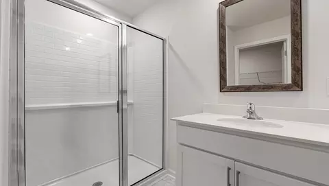Bath - 101 Sunriff Ct, Greer, SC 29651 photo 4 of 6