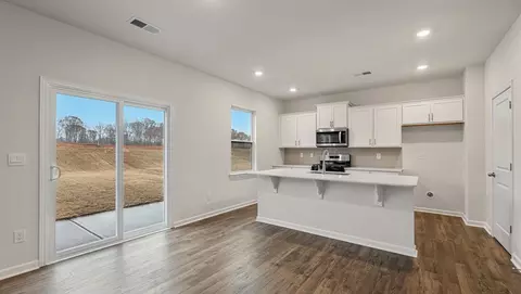 Kitchen - 101 Sunriff Ct, Greer, SC 29651 photo 4 of 7