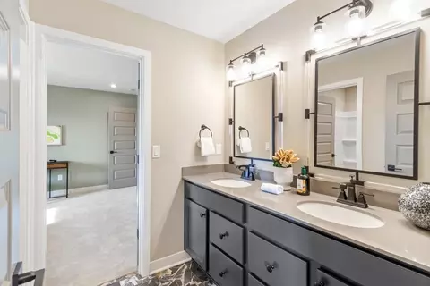Bath - 2705 Buckridge Dr, Cincinnati, OH 45233 photo 5 of 8
