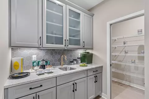 Kitchen - 2705 Buckridge Dr, Cincinnati, OH 45233 photo 5 of 14