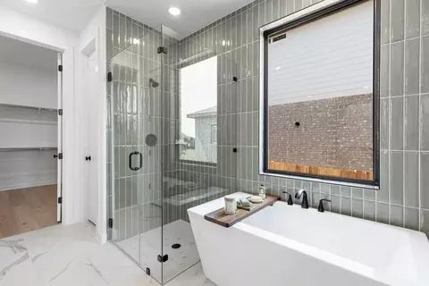 Bath - 2213 Pinner Ct, Celina, TX 75009 photo 2 of 4