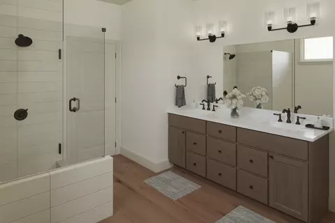 Bath - 416 Gainesville Hwy, Winder, GA 30680 photo 1 of 3