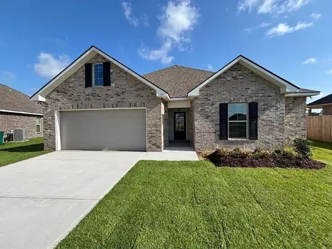 114 Maroon St, Youngsville, LA 70592