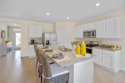Kitchen - 3309 Lounging Wren Ln, Bartow, FL 33830 photo 6 of 6