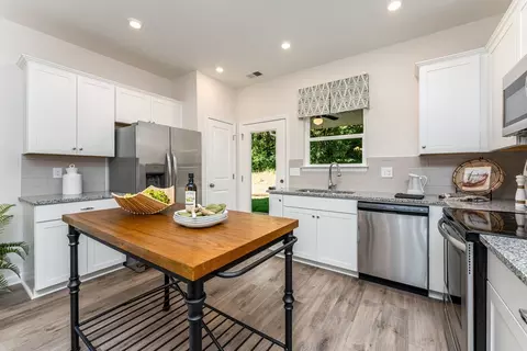 Kitchen - Bouy Blvd, Elberta, AL 36530 photo 1 of 5