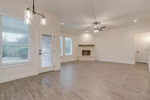 Living - Springfield Rd, Springtown, TX 76082 photo 3 of 9