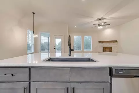 Kitchen - Springfield Rd, Springtown, TX 76082 photo 4 of 6