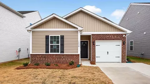 663 13th Avenue Dr NE, Hickory, NC 28601
