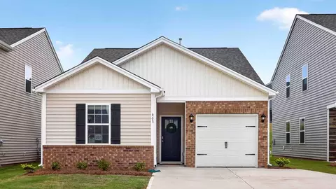 663 13th Avenue Dr NE, Hickory, NC 28601