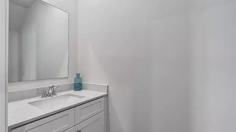 Bath - 163 Red Deer Trce UNIT 7, Dothan, AL 36301 photo 3 of 4