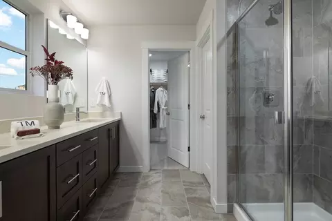 Bath - 3887 SW 38th St, Gresham, OR 97080 photo 3 of 5