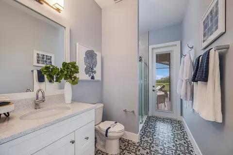 Bath - 14816 Rider Pass Dr, Lithia, FL 33547 photo 4 of 4