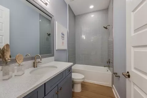Bath - 14816 Rider Pass Dr, Lithia, FL 33547 photo 3 of 4