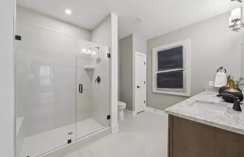Bath - 1121 Fortune Ter, Potomac, MD 20854 photo 3 of 3