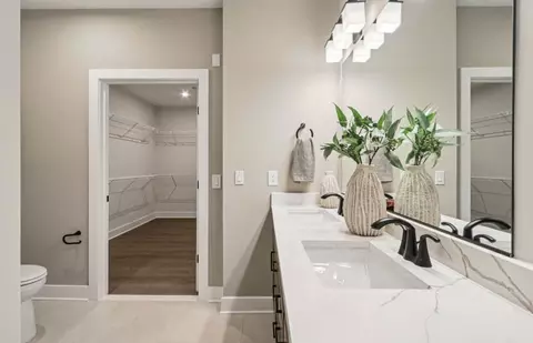 Bath - 1121 Fortune Ter, Potomac, MD 20854 photo 1 of 3