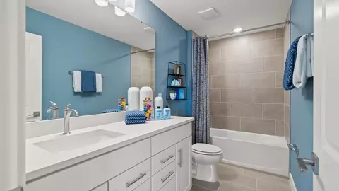 Bath - 219 Meredith Blvd, Winter Haven, FL 33881 photo 2 of 5