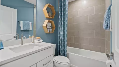 Bath - 219 Meredith Blvd, Winter Haven, FL 33881 photo 1 of 5
