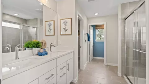 Bath - 219 Meredith Blvd, Winter Haven, FL 33881 photo 3 of 5