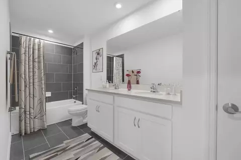 Bath - 3632 Triple Crown Loop, Sanford, FL 32773 photo 3 of 3