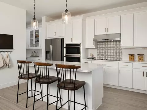 Kitchen - 4952 Eagle Rock Dr, Wimauma, FL 33598 photo 2 of 3