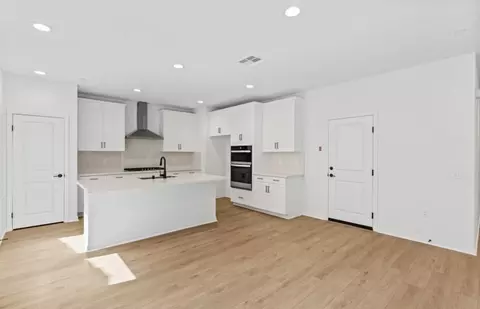 Kitchen - 4236 E Flutter Privado, Ontario, CA 91761 photo 1 of 2