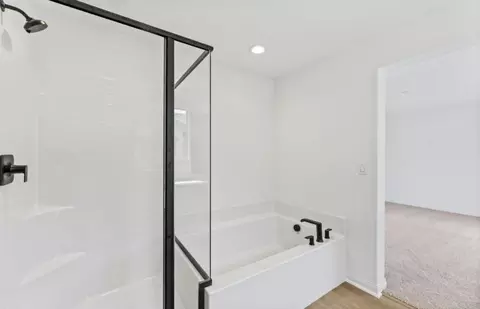 Bath - 4236 E Flutter Privado, Ontario, CA 91761 photo 2 of 3