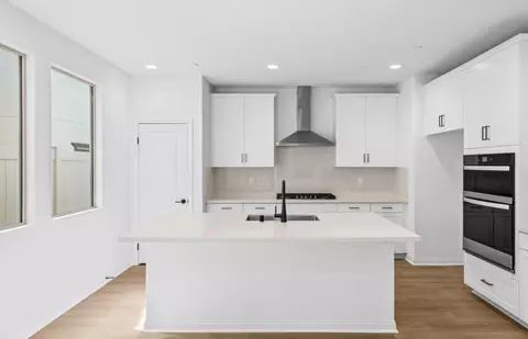 Kitchen - 4236 E Flutter Privado, Ontario, CA 91761 photo 1 of 2
