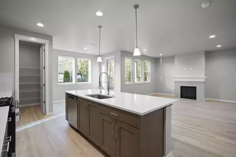 Kitchen - 19276 SW Marshmallow Pl, Bend, OR 97702 photo 6 of 6