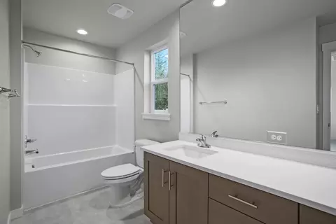 Bath - 19276 SW Marshmallow Pl, Bend, OR 97702 photo 1 of 7