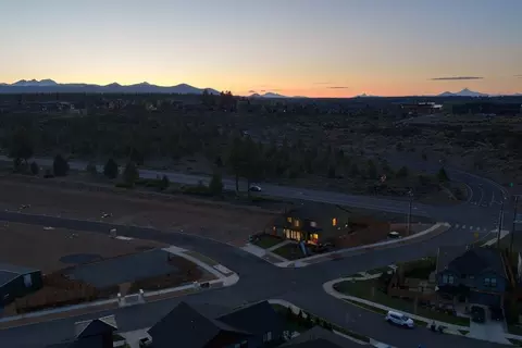 View/Area - 19276 SW Marshmallow Pl, Bend, OR 97702 photo 10 of 13