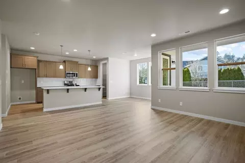 Living - 19276 SW Marshmallow Pl, Bend, OR 97702 photo 2 of 4