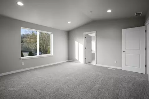 Bedroom - 19276 SW Marshmallow Pl, Bend, OR 97702 photo 7 of 10