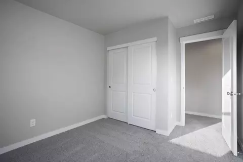 Bedroom - 19276 SW Marshmallow Pl, Bend, OR 97702 photo 6 of 10