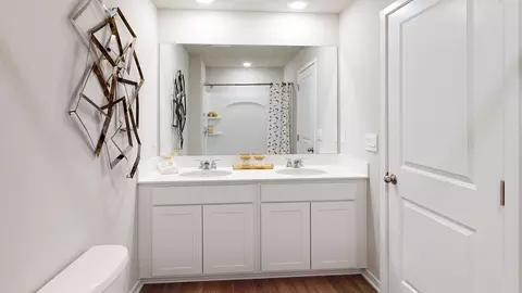 Bath - 6655 Silverleaf St, Papillion, NE 68133 photo 1 of 7