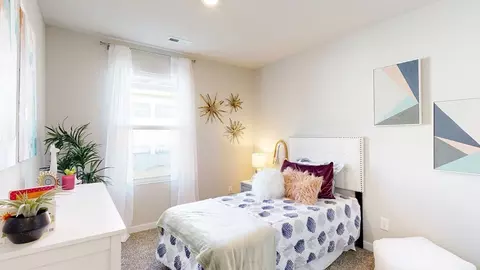 Bedroom - 6655 Silverleaf St, Papillion, NE 68133 photo 4 of 9