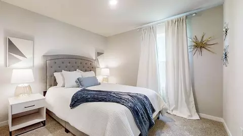 Bedroom - 6655 Silverleaf St, Papillion, NE 68133 photo 7 of 9