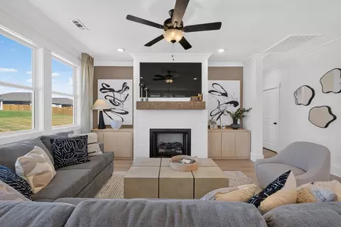 Living - 110 Daedalus Rd, Madison, AL 35756 photo 2 of 4