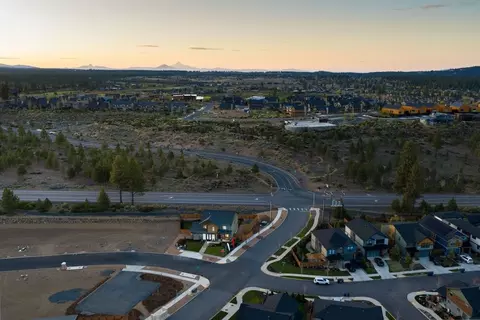 View/Area - 19276 SW Marshmallow Pl, Bend, OR 97702 photo 14 of 15