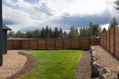 Exterior - 19276 SW Marshmallow Pl, Bend, OR 97702 photo 2 of 4