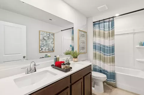 Bath - 2955 31st St NE, Hickory, NC 28601 photo 2 of 2