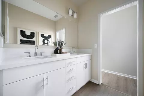 Bath - 463 Paradiso Pl, Covina, CA 91723 photo 1 of 2