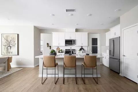 Kitchen - 463 Paradiso Pl, Covina, CA 91723 photo 2 of 4