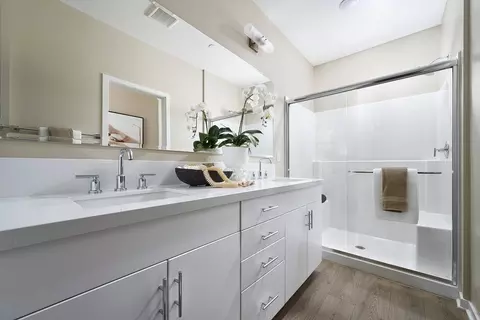 Bath - 463 Paradiso Pl, Covina, CA 91723 photo 2 of 2