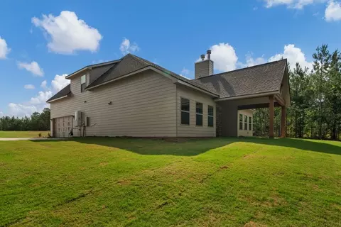 Exterior - 102 Beaver Creek Way, Lagrange, GA 30241 photo 5 of 14