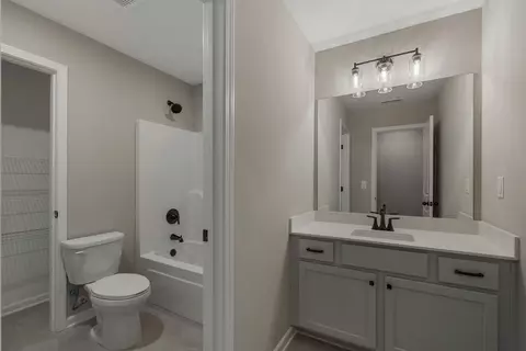 Bath - 102 Beaver Creek Way, Lagrange, GA 30241 photo 4 of 6
