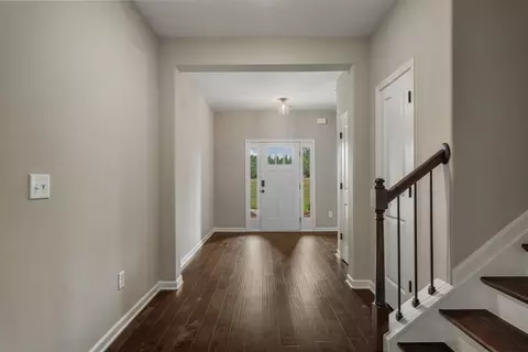 Entry Way - 102 Beaver Creek Way, Lagrange, GA 30241 photo 2 of 5