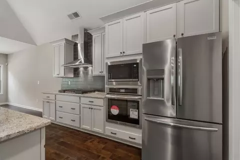 Kitchen - 102 Beaver Creek Way, Lagrange, GA 30241 photo 5 of 7