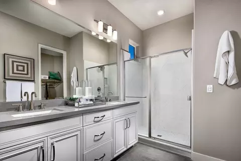 Bath - 4450 Southview Dr, Lincoln, CA 95648 photo 1 of 1