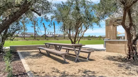 View/Area - 875 Fruitwood Ave, Clovis, CA 93619 photo 9 of 17