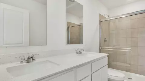 Bath - 1366 Foxglove Dr, Bartlett, IL 60103 photo 3 of 6